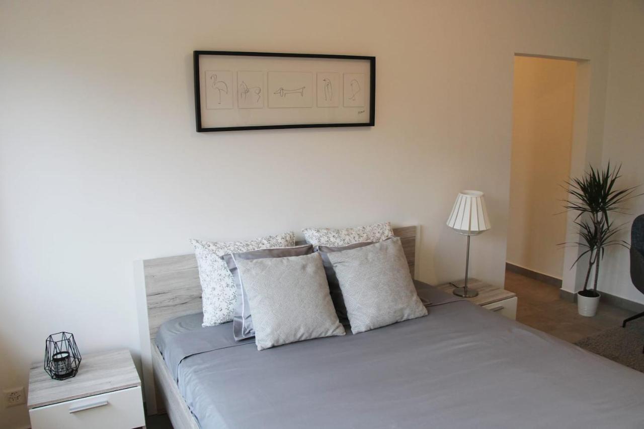 New & Modern Apartment With Beautiful Lake View! Lugano Exterior foto